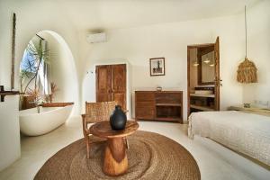 Gorgeous Mediterranean Style 2 Bed, Top Pick!