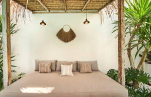 Gorgeous Mediterranean Style 2 Bed, Top Pick!