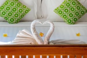 Heart of Seminyak, 2Br, Sleeps 4, Walk to Bintang