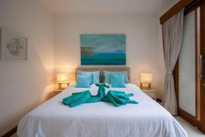 Central Seminyak, 3br, Ensuites, Sleep 6, Peaceful