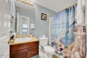 Laketown Wharf 338 condo