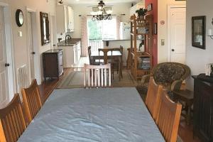 Minutes to the Beach 5 Bedrooms 4 Bath Pool House, Stunning Marsh View