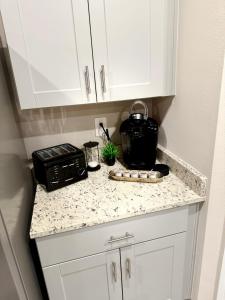 "Explore Disney, Universal & More! Cozy Auburndale Home for Your Florida Adventure!"