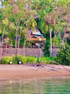 Riverbank - Captain Cook Drive 1770 - Wilson Island