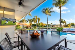 5 Bedroom Private Waterfront Villa with Pool and Dock