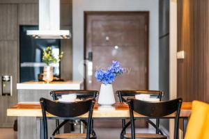 Jade by Kozystay - Kuningan