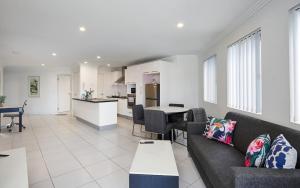 Comfort Two Bedroom Apartment in Heart Southport