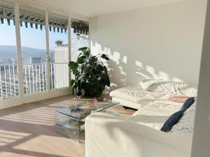 EIFFEL TOWER SEINE RIVER VIEW PARIS 88 square meters