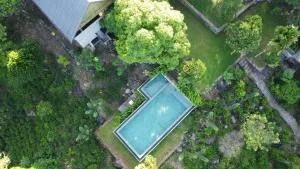 Ahas Gawwa - Ratmalgoda