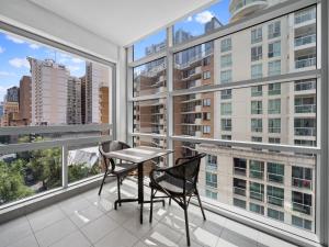 Vibrant 2bd hideaway - 1 bd converted from a study