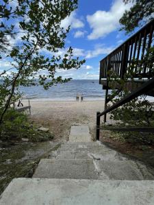 FLETCHER LIMIT 8 cottage