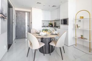 Frank Porter - Samana Park Views