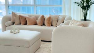 Sophisticated 2BR in JLT - Walk to Metro & Lake - Ferienhäuser, Dubai