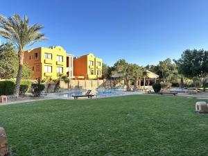 South Marina 2 Br apartment wz pool
