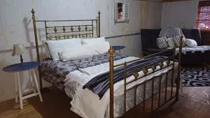 Wooden Creek Estate Backpackers - Bredell