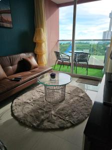 1 bed condo with seaview
