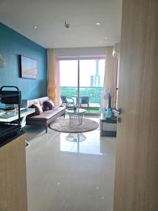 1 bed condo with seaview