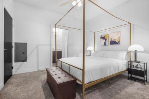 CozySuites Modern 2BR Nora Indianapolis #10