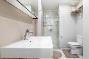 City center apartment, free parking, 149