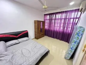 Come2Us Homestay - 玻璃市港口