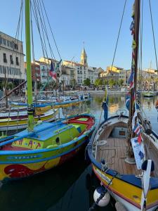 Appartements Sanary appartement 2-4 personnes a deux pas du port : Appartement 1 Chambre