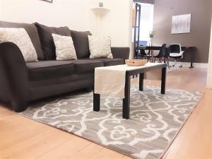 The Roscoe Village Guesthouse