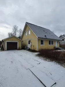 7 sovrum 8 bäddar 9 sovplatser - Ruda