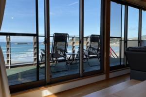 Nishikata Beach House 1 -西方海岸貸別荘 壱号-