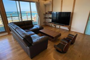 Nishikata Beach House 1 -西方海岸貸別荘 壱号-