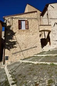 Il Riparo tra le due torri - 蒙特堡