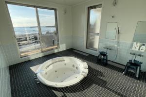 Nishikata Beach House 2 -西方海岸貸別荘 弐号-