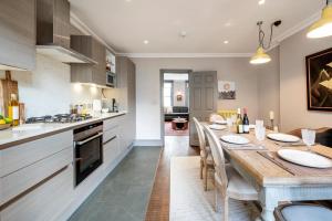 Soho 2 BEDROOMS, 3 BEDS, 2,5 BATHROOM on central location