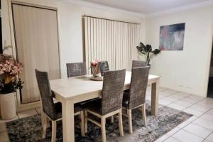 나우라 Worrigee house 3 mins walk to grocery & hospital 싱글룸 로비