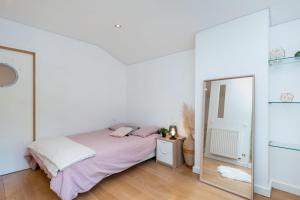 Villas La clarte - wonderful refurbish home with garden and pool : photos des chambres