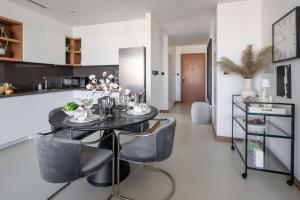 Frank Porter - Vida Residences