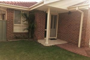 Worrigee house near golf course and walk to shops