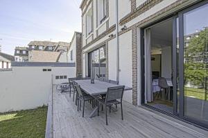 Villa dexception au coeur de Deauville, Jardin & Cinéma privé