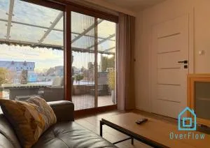 City Break- Spacious Apartment with Jacuzzi- Tranquil Escape 15 Minutes to the Sea and City Center - 格但斯克普鲁什奇