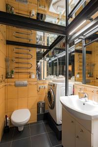 Vintage Old Town Apartments