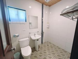 Phòng Giường Đôi Có Phòng Tắm Riêng (Double Room with Private Bathroom)