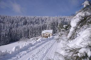 B&B / Chambres d'hotes Blanche-Roche, Chambre et table d-hotes au calme : photos des chambres