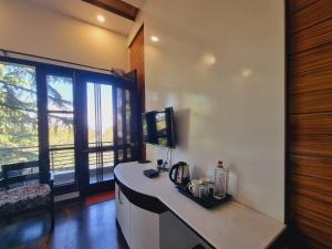 Cedar House By Uber Hotels