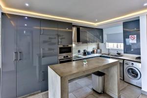 Villa Royale 1011 Sheffield Beach