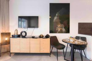 BEAUTIFUL 1 - BR APARTMENT - Next To Rue Antibes