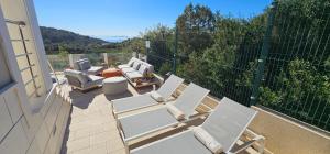 Pool, 300m to beach, private location, sea view - Villa Zelena