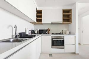 Silkhaus Vacation Homes chic 1BDR in the heart of Downtown in new tower