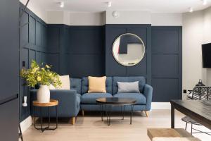 Former Wine Vaults with Hot Tub & Private Courtyard