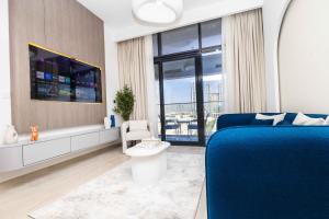 Burj Khalifa View - Pool, Gym - 10 Min To Downtown
