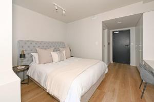 Halo - Sleek Urban Studio at The Tokyo