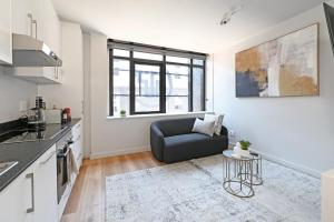 Halo - Sleek Urban Studio at The Tokyo